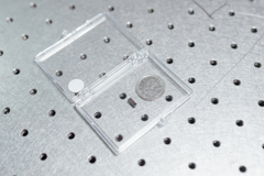 Schaltkreise aus Licht: Forscherin gelingt wichtiger Durchbruch [Bildquelle: McMaster Universität Hamilton Kanada]