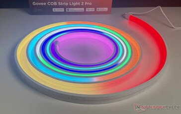 Der Govee COB Strip Light 2 Pro erstrahlt auf Wunsch in zahlreichen Farben...