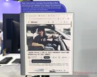 Asus hat auf der Computex 2026 das MP13UC e-Paper-Display sowie den ATS01D Standfuß ausgestellt.
