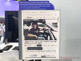 Asus hat auf der Computex 2026 das MP13UC e-Paper-Display sowie den ATS01D Standfuß ausgestellt.