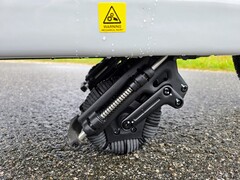 Das elektrisch ausfahrende Landing Gear schützt vor dem Umfallen mit dem T1 Pro