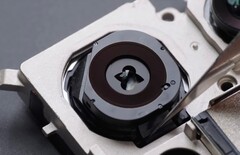 Das Xiaomi 13 Ultra setzt auf eine weitaus einfachere variable Blende als das Huawei P60 Pro. (Bild: WekiHome, YouTube)