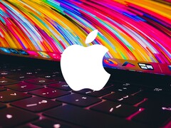 Apple hatte tatsächlich ein MacBook Air mit einem 15 Zoll großen Display geplant. (Bild: Ali Mahmoudi / Apple, bearbeitet)