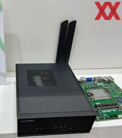 ECS Liva P300: Mini-PC kann eine Grafikkarte aufnehmen (Bild: hardwareLUXX)