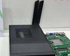 ECS Liva P300: Mini-PC kann eine Grafikkarte aufnehmen (Bild: hardwareLUXX)