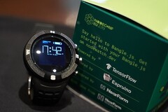 Bangle.js: Günstige und hackbare Smartwatch sucht Unterstützer