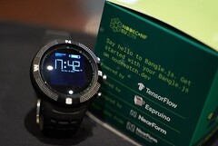Bangle.js: Günstige und hackbare Smartwatch sucht Unterstützer