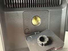 Kfz-Steckdose mit Abdeckung (seitlich)