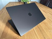 Apple MacBook Pro 16 2023 M3 Max im Test - Mit dem M3 Max gegen die HX-CPUs von AMD & Intel