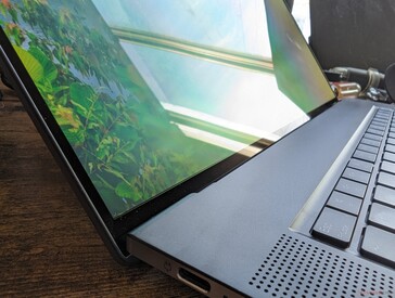 Touchscreen mit randlosem Glas