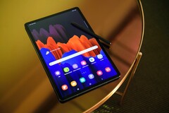 Das Galaxy Tab S7 behält viele Features seines eigenen Vorgängers bei, das Tablet erinnert damit nach wie vor stark an das iPad Pro. (Bild: Samsung)