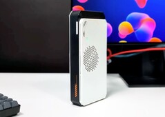 Die BoostR eGPU kombiniert eine Radeon RX 7600M XT mit einer M.2-SSD. (Bild: ETA Prime, YouTube)