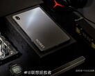 Das Lenovo Y700 Gaming-Tablet zeigt sich in ersten offiziellen Realbildern, die im chinesischen Netzwerk Weibo veröffentlicht wurden.