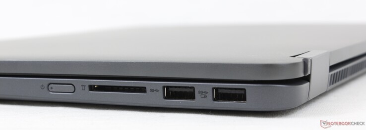 Rechts: Ein-/Ausschaltknopf, SD-Kartenleser, 2x USB-A 3.2 Gen. 1
