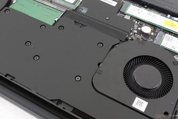 Anders als Alienware, MSI oder Asus verwendet Razer kein Flüssigmetall, Phase-Changing oder andere Spezialpaste