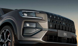 Der Zeekr 8X greift mit 900-Volt-Technik die etablierte deutsche Premium-Klasse an.