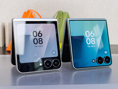 Samsung Galaxy Z Flip 7 (rechts) verglichen mit Flip7 FE (links)