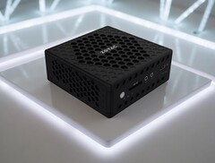 Der Zotac Zbox CI360 Nano Mini-PC setzt auf eine Quad-Core-CPU von Intel (Bildquelle: Zotac, editiert)