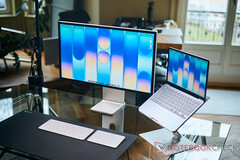 Apple Studio Display 2026 mit MacBook Neo