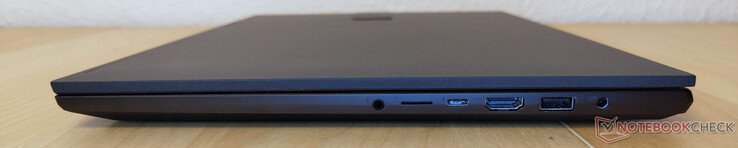 3.5 mm Headset; microSD Kartenleser; USB Typ C (ThunderBolt 4 und PD); HDMI 2.1; USB 3.2 Gen 1; Hohlbuchse Spannungsversorgung