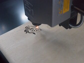 Bambu Lab R1 im Praxis-Test: Plug-and-Play für starke Gravur und Schneiden?