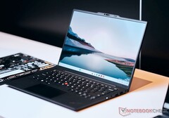 5 neue ThinkPads jetzt bestellbar bzw. X1 Carbon G12 und X1 2-in-1 G9 jetzt mit 120 Hz 2.8K OLED-Display (Bild: Alex Wätzel)