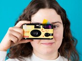 Lomography bietet eine neue Kompaktkamera im Retro-Look für unter 30 Euro an.