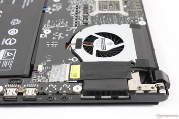 Lüftergitter auf Ober- und Unterseite des Notebooks