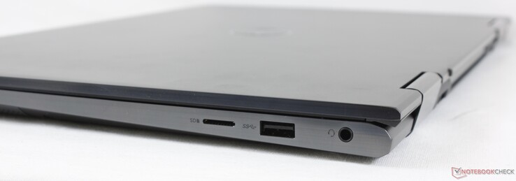 Rechts: MicroSD-Kartenleser, USB-A 3.2 Gen. 1, 3,5-mm-Audio-Kombo