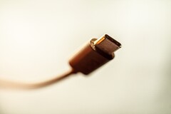 USB 4 Version 2.0 erreicht eine doppelt so hohe Bandbreite wie Thunderbolt 4. (Bild: Marcus Urbenz)