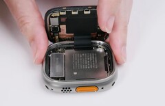 Die Apple Watch Ultra 2 besitzt einen neuen Akku, ansonsten ist aber nur wenig neu. (Bild: iFixit)