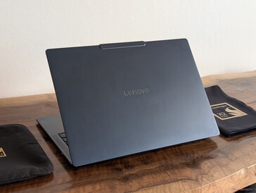 Lenovo Yoga Slim 7 14Q8Y11.