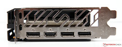 Die externen Anschlüsse der Sapphire Pulse Radeon RX 6600