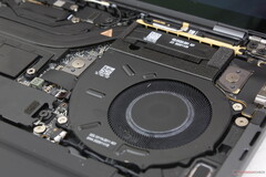 Der Core Ultra X7 läuft auf dem Dell-Gerät im Vergleich zum neuen Framework deutlich schneller.