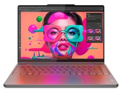 Das Lenovo Yoga 9i 2-in-1 Aura Edition ist in den Farben Luna Grey und Cosmic Blue erhältlich. (Bildquelle: Notebookcheck)