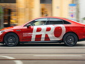 Mit 27 Sensoren und bis zu 254 TOPS Rechenleistung soll MB.Drive Assist Pro Autofahrer künftig auch im Stadtverkehr unterstützen.