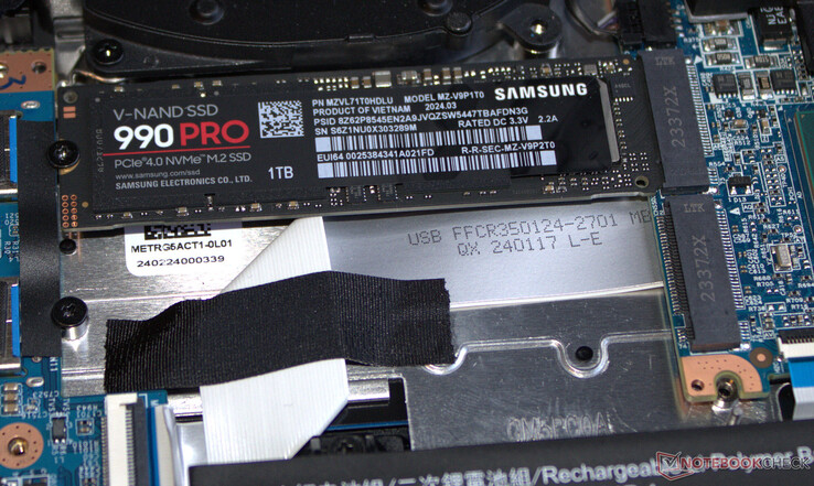 Das Notebook kann zwei PCIe-4-SSDs aufnehmen.