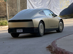 Das Tesla Cybercab fährt bereits auf öffentlichen Straßen (Bildquelle: LadiesMans217/X)