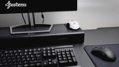 Sharkoon Monitor Stands Pure und Power erhältlich.