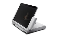 Das Kensington Dock dient auch als praktischer Standfuß für das Surface Go. (Bild: Kensington)