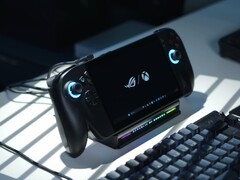 Das Asus ROG Xbox Ally X wird von der AMD Ryzen Z2 Extreme APU angetrieben. (Bildquelle: Alex Waetzel für NotebookcheckReviews auf YouTube)