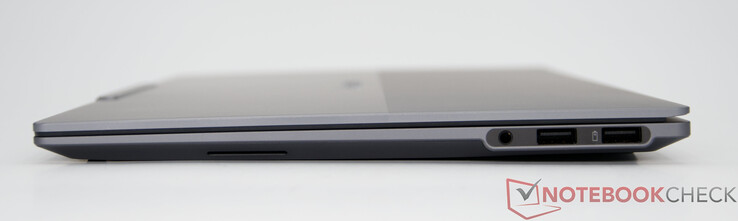 Rechts: 1x Headphone / microphone combo jack (3.5mm), 1x USB-A (USB 5Gbps), 1x USB-A (USB 5Gbps), Always On