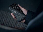 Einem bekannten Analysten zufolge dürfte sich das reguläre iPhone 12 am besten verkaufen. (Bild: Roberto Nickson, Unsplash)