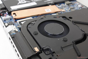 Die Kühllösung besteht aus zwei 50- bis 55-mm-Lüftern und einem Dampfkammerkühler