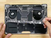 Das MacBook Pro mit Apple M2 gleicht seinem Vorgänger nicht nur äußerlich. (Bild: iFixit)