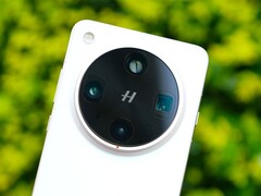 Am heutigen 31.3.2025 liefern Oppo und Influencer viele offizielle Bilder und ein Promovideo zum Find X8 Ultra. (Bildquelle: Digital Chat Station, Weibo)