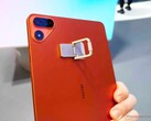 Das Tecno MegaPad 2 setzt auf ein auffälliges Gehäuse in Orange.