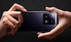 Das Xiaomi 13 Pro soll Kunden vor allem durch eine Triple-Kamera mit großen Sensoren und Leica-Branding überzeugen. (Bild: Xiaomi)