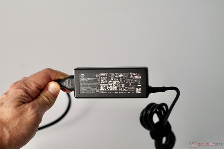 45-Watt-Netzteil mit Barrel-Plug