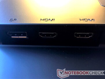 Ports unten links: DisplayPort 1.4, 2x HDMI 2.1